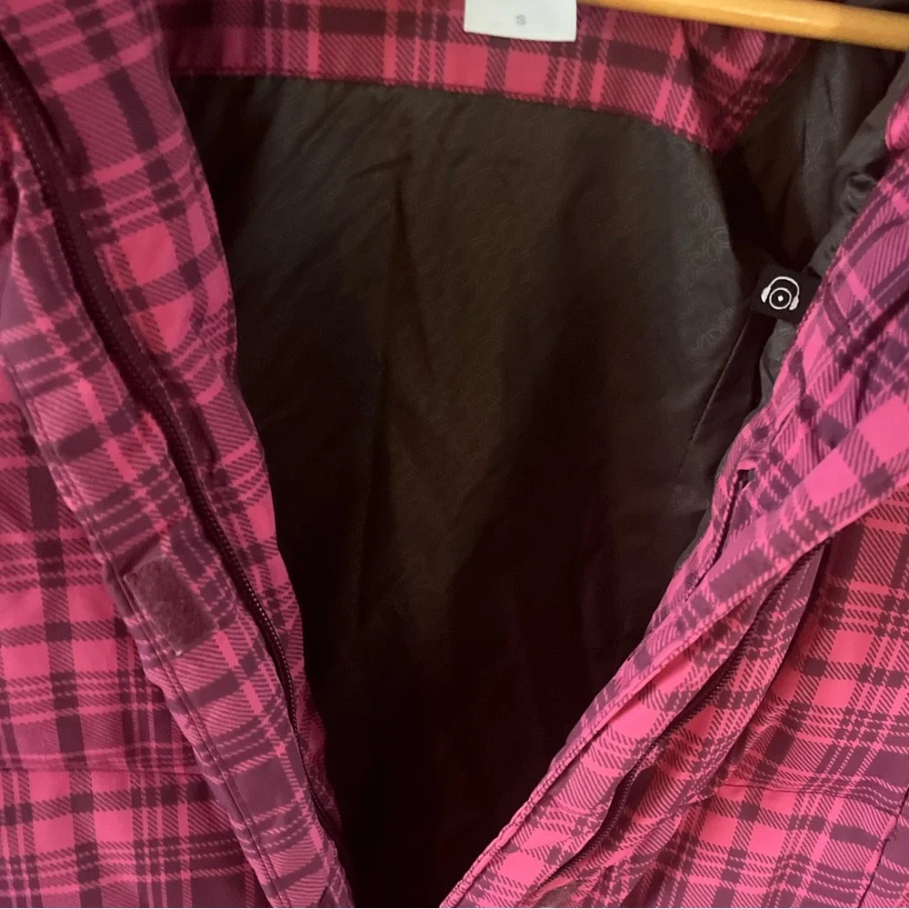 Columbia Plaid Puffer Jacket - Picture 4 of 6